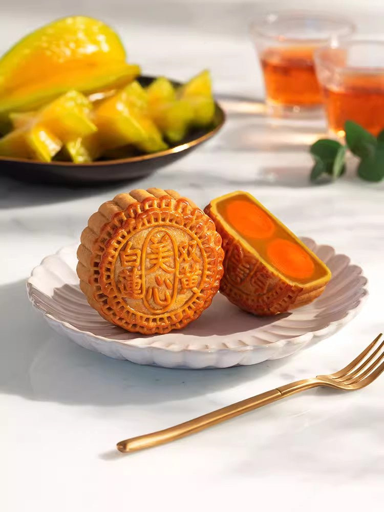 美心 雙黄白蓮蓉月餅 740g MX White Lotus Seed Paste Mooncake with 2 Egg Yolks