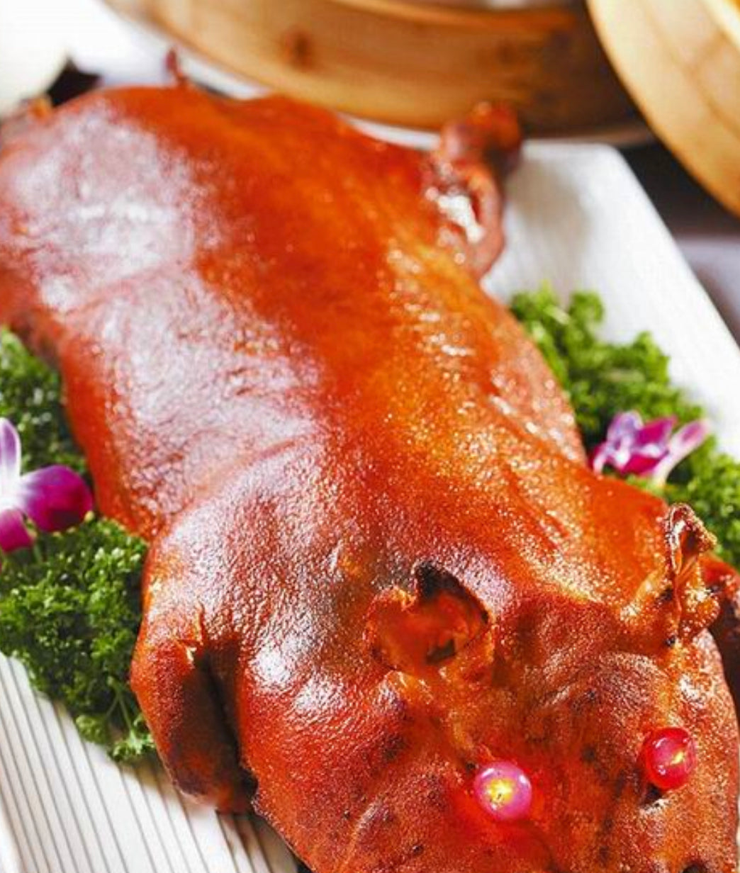 Roast suckling pig about 5kg each (pls book 3 days in advance) / 烤乳猪 每只5kg左右 (需提前3天预定)(Cambridge Delivery Only)